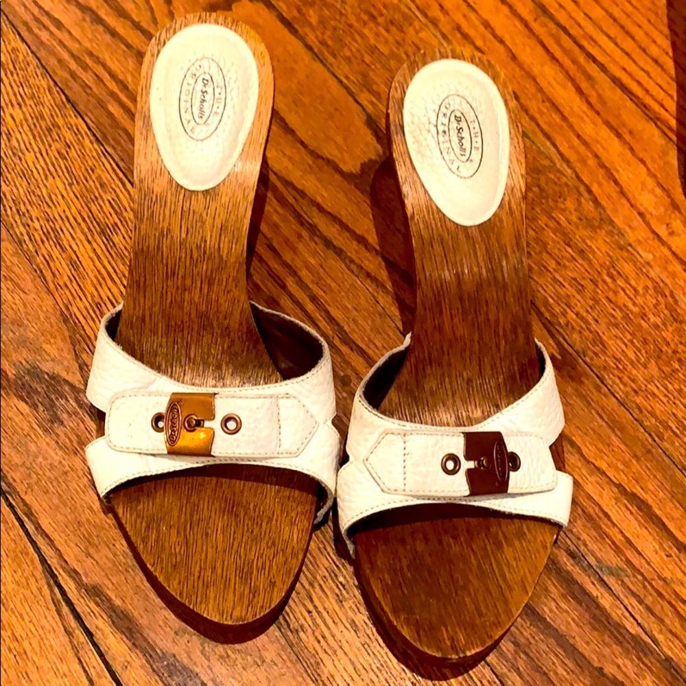 Dr Scholls white low heel size 7 1/2